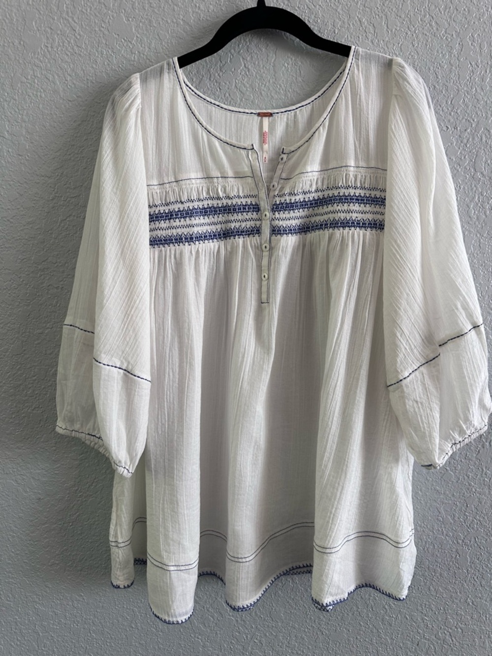 Free People Dylan Smocked Tunic NWT Ivory Blue Embroidered Boho Top Medium - Picture 2 of 13